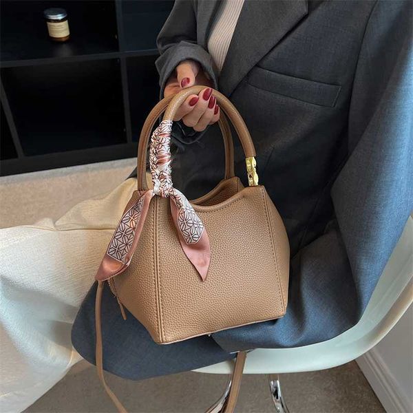 shoulder bags pu bucket bags for women brand shoulder bag fashion purses and handbags designer crossbody bag silk scarf satchel
shoulder bags pu bucket bags for women brand shoulder bag fashion purses and handbags designer crossbody bag silk scarf satchel