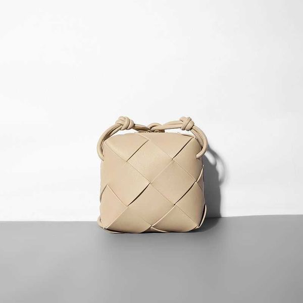 mini designer bag botegas cross cassette teen womens body bags handbag camera 2023 leather messenger 1aoz
mini designer bag botegas cross cassette teen womens body bags handbag camera 2023 leather messenger 1aoz