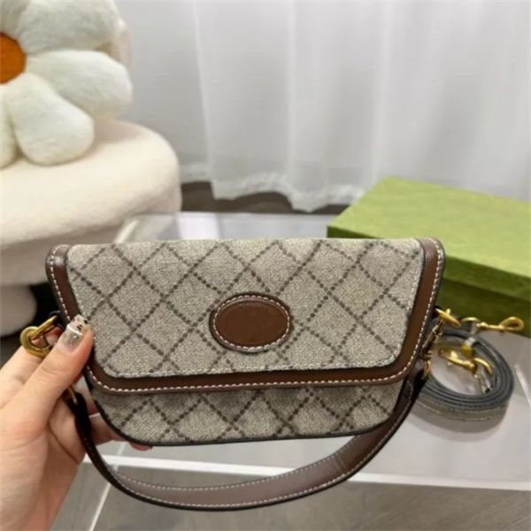 luxuries shell shoulder bags women handbag designer bag classic letters totes crossbody top
luxuries shell shoulder bags women handbag designer bag classic letters totes crossbody top