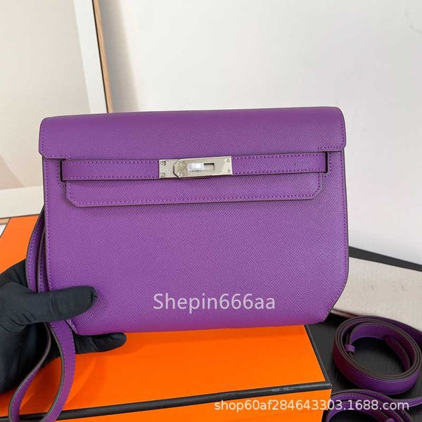depeche 25 2023 new genuine leather underarm bag commuter postman bag one shoulder straddle versatile bag
depeche 25 2023 new genuine leather underarm bag commuter postman bag one shoulder straddle versatile bag