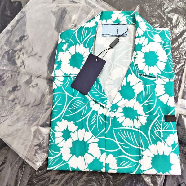 hawaii summer shirts for men designer vintage tees green floral pattern printed mens womens beach party clothing camicia uomo lusso 22ss bow, White;black
hawaii summer shirts for men designer vintage tees green floral pattern printed mens womens beach party clothing camicia uomo lusso 22ss bow, White;black