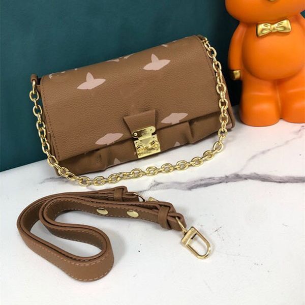 day packs letter printed chain bag for women's handbag fashion leather crossbody bag 26x10x15cm
day packs letter printed chain bag for women's handbag fashion leather crossbody bag 26x10x15cm