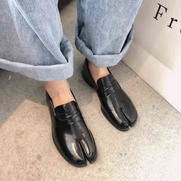 hbp 2023 dress shoes split toe pig's hoof single autumn new korean version versatile square heel low and middle women's flat botto, Black
hbp 2023 dress shoes split toe pig's hoof single autumn new korean version versatile square heel low and middle women's flat botto, Black