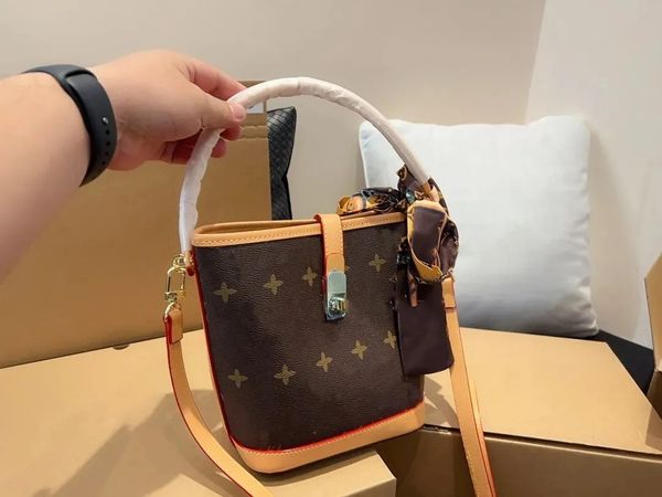 mt designer bucket bag neonoe fashion large capacity frosted bucket bag network celebrity joker portable shoulder bag cannes messenger bag h
mt designer bucket bag neonoe fashion large capacity frosted bucket bag network celebrity joker portable shoulder bag cannes messenger bag h