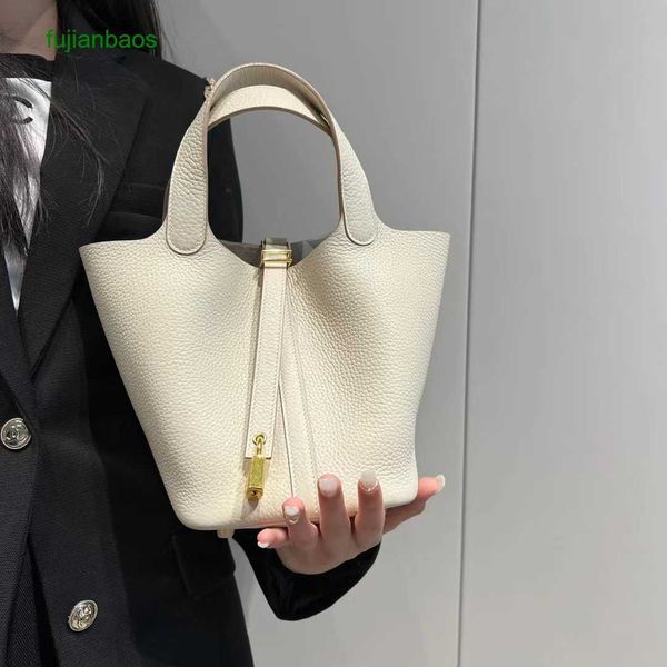 hemres picotn handbags fashionable leather togo vegetable basket women's bag versatile bucket handbag 2023 new niche premium, Black
hemres picotn handbags fashionable leather togo vegetable basket women's bag versatile bucket handbag 2023 new niche premium, Black