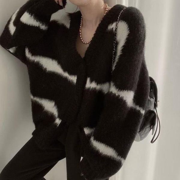 sweaters 2022 korean fashion cardigan for women stripe patchwork vneck oversized cardigan loose lazy coats woman winter woman, White;black
sweaters 2022 korean fashion cardigan for women stripe patchwork vneck oversized cardigan loose lazy coats woman winter woman, White;black