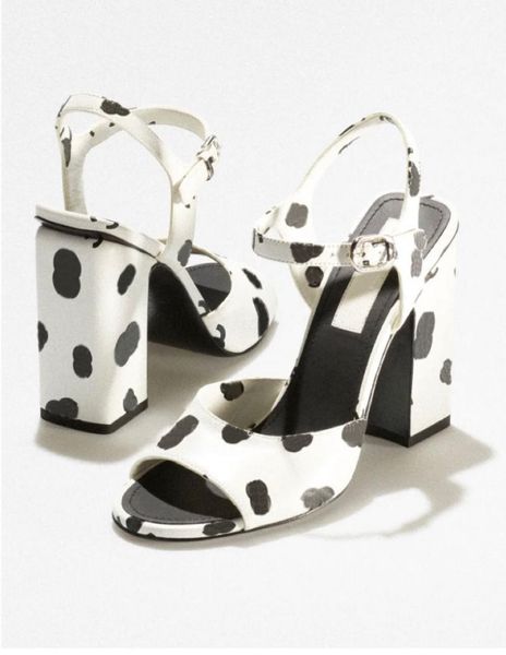 aaaaa women mules c slippers sandals pearls sliders stuffies lambskin black white flat slippers ladies beach rubber f2740768
aaaaa women mules c slippers sandals pearls sliders stuffies lambskin black white flat slippers ladies beach rubber f2740768