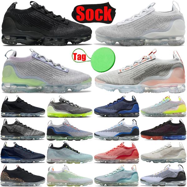 2021s mens womens running shoes triple black white game royal racer blue day to night neon men trainers sneakers
2021s mens womens running shoes triple black white game royal racer blue day to night neon men trainers sneakers