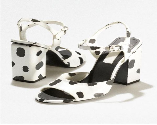aaaaa women mules c slippers sandals pearls sliders stuffies lambskin black white flat slippers ladies beach rubber f6690180
aaaaa women mules c slippers sandals pearls sliders stuffies lambskin black white flat slippers ladies beach rubber f6690180
