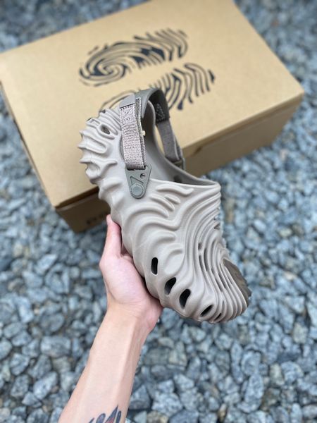 designer style personality trend sandals hollowed out platform slippers summer men's and women's loose flip-flops ugly sandals, Black
designer style personality trend sandals hollowed out platform slippers summer men's and women's loose flip-flops ugly sandals, Black