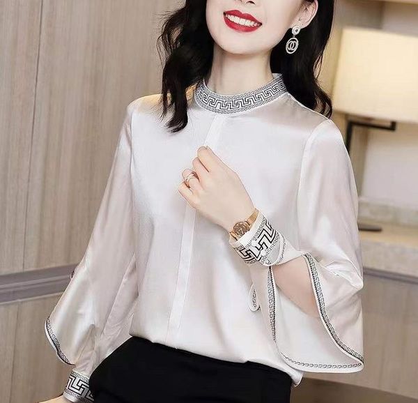 new feminine clothes silk embroidery t shirts women long sleeve loose satin flared sleeves women's t-shirt a01, White
new feminine clothes silk embroidery t shirts women long sleeve loose satin flared sleeves women's t-shirt a01, White