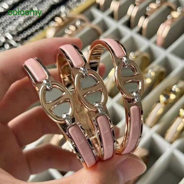 hemrres designer bracelet new h pig nose light luxury gold plated high end fashion enamel gold bracelet for women, Black
hemrres designer bracelet new h pig nose light luxury gold plated high end fashion enamel gold bracelet for women, Black