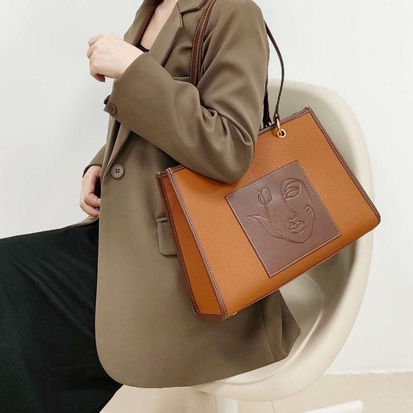 autumn new tote bag versatile contrast color crossbody bag large capacity, small and fashionable handheld one shoulder large bag
autumn new tote bag versatile contrast color crossbody bag large capacity, small and fashionable handheld one shoulder large bag