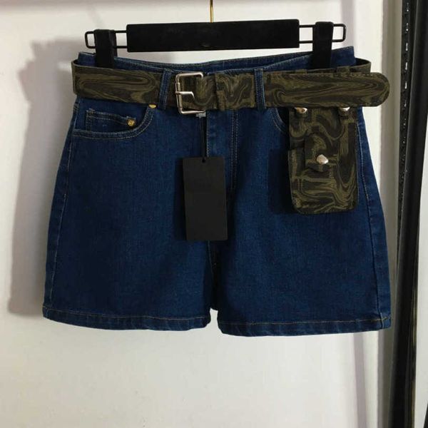 23ss denim shorts womens designer clothing womens shorts letter splicing fanny pack belt waist tucked denim shorts casual shorts women cloth, White;black
23ss denim shorts womens designer clothing womens shorts letter splicing fanny pack belt waist tucked denim shorts casual shorts women cloth, White;black