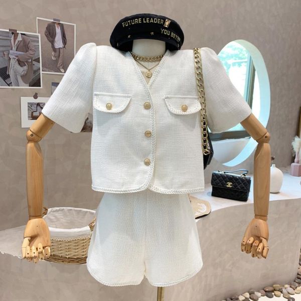 dress 2022 summer new female elegant shorts suits vneck short sleeved + wide leg shorts twopiece set for women, White
dress 2022 summer new female elegant shorts suits vneck short sleeved + wide leg shorts twopiece set for women, White