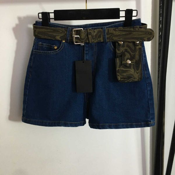 23ss denim shorts womens designer clothing womens shorts letter splicing fanny pack belt waist tucked denim shorts casual shorts women cloth, White;black
23ss denim shorts womens designer clothing womens shorts letter splicing fanny pack belt waist tucked denim shorts casual shorts women cloth, White;black