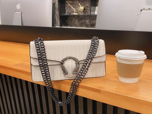 woman shoulder bag leather handbag serial number cross body fashion lady purse messenger2087473
woman shoulder bag leather handbag serial number cross body fashion lady purse messenger2087473