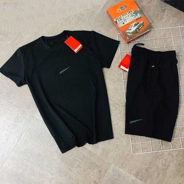 mens tracksuits tshirt sets luxury designer womens tshirts tracksuit jogger sportswear summer streetwear pullover sports suit 29y21, Gray
mens tracksuits tshirt sets luxury designer womens tshirts tracksuit jogger sportswear summer streetwear pullover sports suit 29y21, Gray