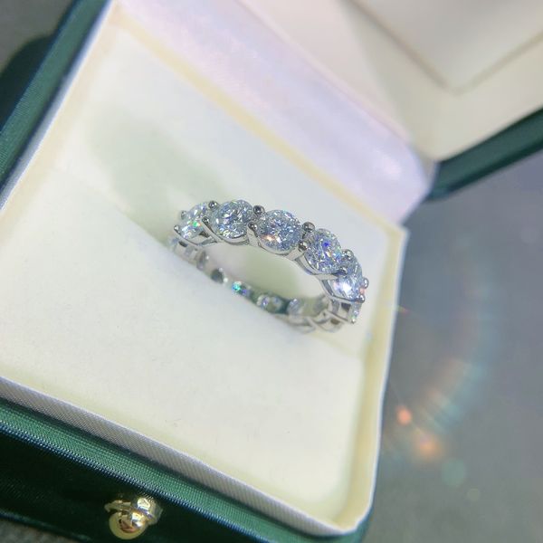 with side stones single 5mm 6-7carats full diamond ring sterling silver s925 stacked ring men and women couple rings quality jewelry 230419
with side stones single 5mm 6-7carats full diamond ring sterling silver s925 stacked ring men and women couple rings quality jewelry 230419