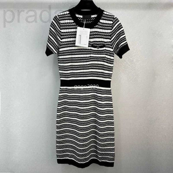 party dresses designer 23ss women's dress knits shirts with letter pattern girls milan runway tank a-line bodycon sleeveless striped hi, White;black
party dresses designer 23ss women's dress knits shirts with letter pattern girls milan runway tank a-line bodycon sleeveless striped hi, White;black