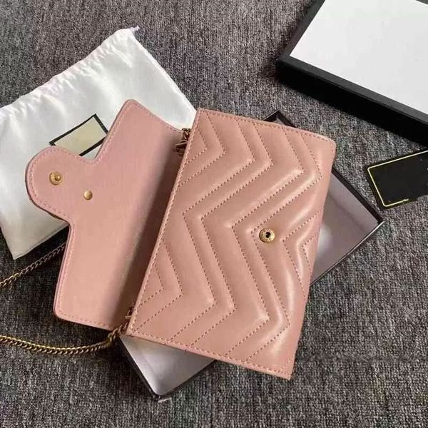 2023 new 3-piece set luxurys handbags chain shoulder bag designers crossbody bag style women handbags and purse new style, Black;red
2023 new 3-piece set luxurys handbags chain shoulder bag designers crossbody bag style women handbags and purse new style, Black;red