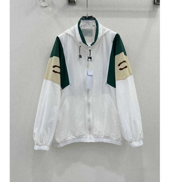 23ss suntan prevention coat women coat womens jacket womens designer clothing color matching hooded windbreaker zipper coat women clothes a1, Black;brown
23ss suntan prevention coat women coat womens jacket womens designer clothing color matching hooded windbreaker zipper coat women clothes a1, Black;brown
