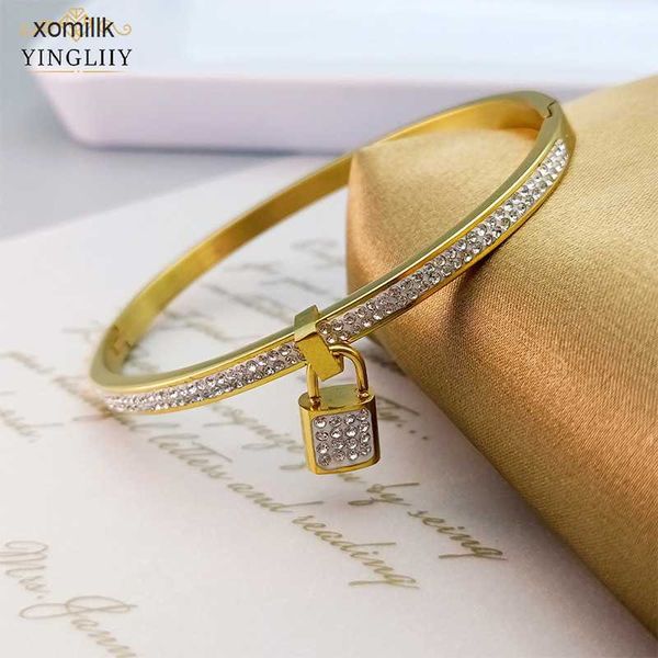 hermm designer bracelet new full diamond padlock fashion and atmosphere stainless steel clasp bracelet, Black
hermm designer bracelet new full diamond padlock fashion and atmosphere stainless steel clasp bracelet, Black