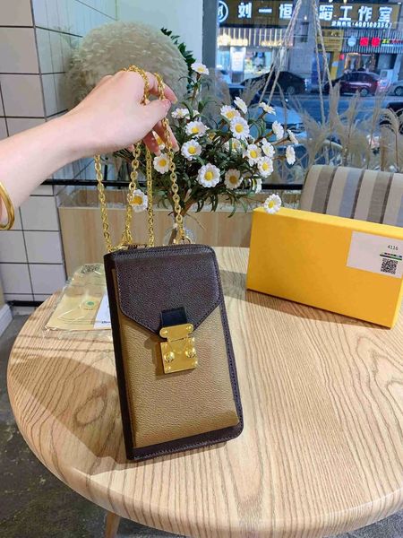mini crossbody mobile phone bags leather bag luxury designer wallet coin purse backpack flower letter pattern famous l design box packaging, Black;red
mini crossbody mobile phone bags leather bag luxury designer wallet coin purse backpack flower letter pattern famous l design box packaging, Black;red