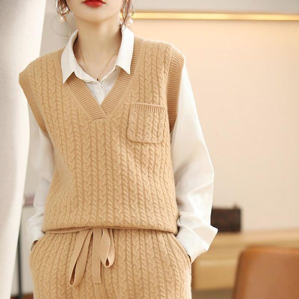 dress spring and summer new cashmere set women's knitted vest pure wool twopiece twist shorts loose wideleg pants, White
dress spring and summer new cashmere set women's knitted vest pure wool twopiece twist shorts loose wideleg pants, White