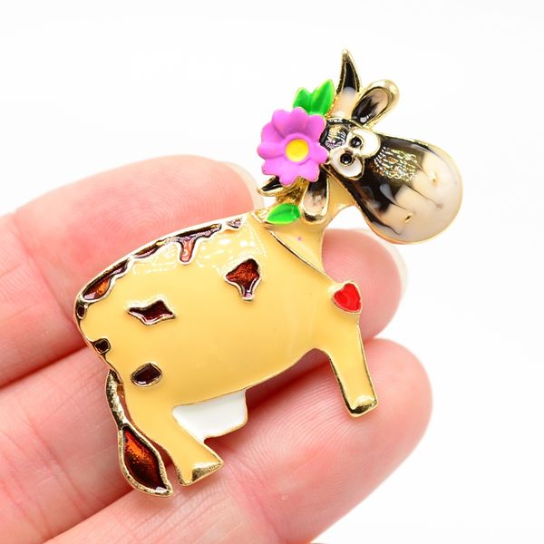funny creative yellow wear flower cattle brooches for women enamel animal cow party brooch pins gifts, Gray
funny creative yellow wear flower cattle brooches for women enamel animal cow party brooch pins gifts, Gray
