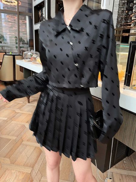23ss skirt set womens designer clothing shirt suit delicate diagonal button small pleated half skirt of the same color sets womens clothing, White
23ss skirt set womens designer clothing shirt suit delicate diagonal button small pleated half skirt of the same color sets womens clothing, White