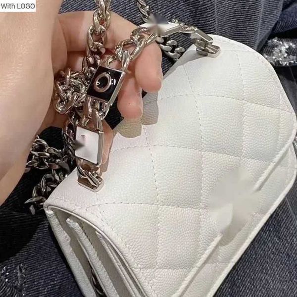 evening bags luxury brand design letter quilted chain cc bag xiaoxiangfeng 22s new enamel small waste bag portable single shoulder bag cross, White
evening bags luxury brand design letter quilted chain cc bag xiaoxiangfeng 22s new enamel small waste bag portable single shoulder bag cross, White