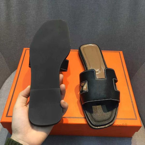 2022 designer slippers classic sandals genuine leather fashion shoes ladies slipper beach flat heel flip flops with dustbag size 34-43, Black
2022 designer slippers classic sandals genuine leather fashion shoes ladies slipper beach flat heel flip flops with dustbag size 34-43, Black