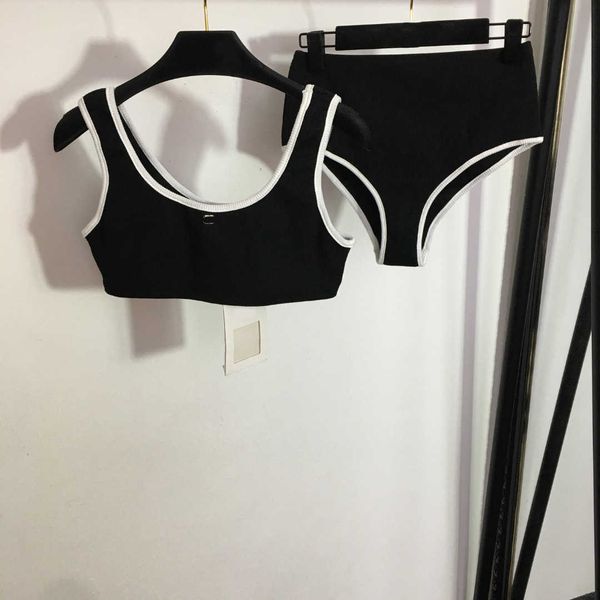 23ss womens swimwear two-piece designer bikini new bikini split swimsuit set diamond-encrusted hardware embellished sling vest briefs sets w, White;black
23ss womens swimwear two-piece designer bikini new bikini split swimsuit set diamond-encrusted hardware embellished sling vest briefs sets w, White;black