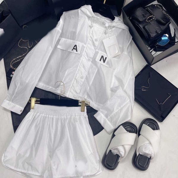 23ss sun protection casual suit womens designer clothing short style long sleeve hooded anti-suntan coat elastic waist shorts set women clot, Gray
23ss sun protection casual suit womens designer clothing short style long sleeve hooded anti-suntan coat elastic waist shorts set women clot, Gray