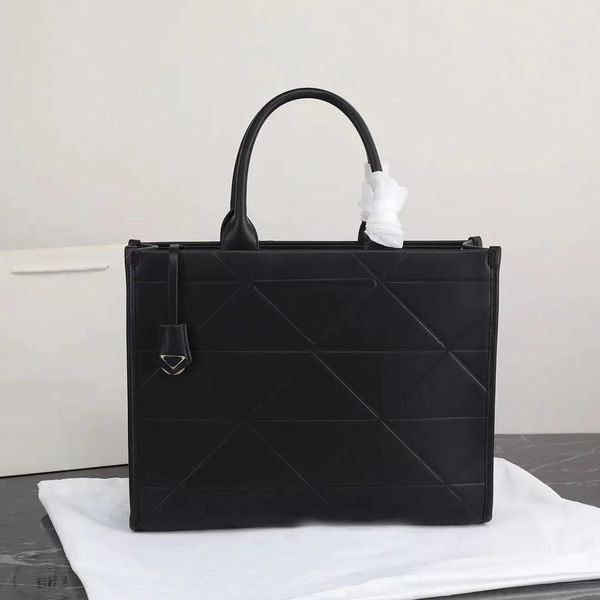 women luxurys designers bags crossbody handbags womens purses shoulder shopping totes bag backpack style 00001
women luxurys designers bags crossbody handbags womens purses shoulder shopping totes bag backpack style 00001