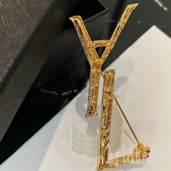 classical letter brooch plated gold brooches jeans metals brasses luxury sparkle women 470371y15008142 designer brooch charming alligators t, Gray
classical letter brooch plated gold brooches jeans metals brasses luxury sparkle women 470371y15008142 designer brooch charming alligators t, Gray
