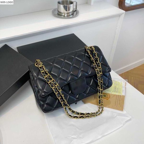 waist bags luxury brand design letter quilted cc bag women's bag foreign versatile rhombic chain medium plaid knitted lock buckle small, White
waist bags luxury brand design letter quilted cc bag women's bag foreign versatile rhombic chain medium plaid knitted lock buckle small, White