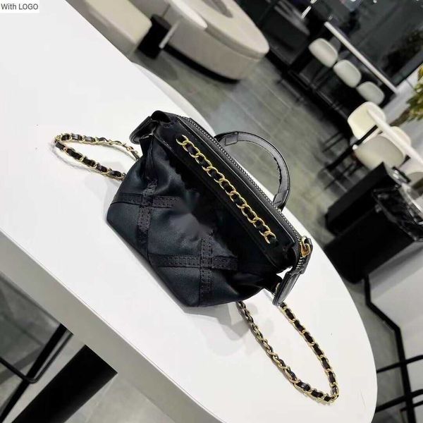evening bags luxury brand design letter shoulder chain cc bag 2023 rice box dumpling bag fashion nylon small waste bag mini one shoulder str, White
evening bags luxury brand design letter shoulder chain cc bag 2023 rice box dumpling bag fashion nylon small waste bag mini one shoulder str, White