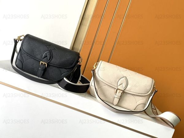 sac diane shoulder bag 23ss diane handbag mini hobo with jacquard strap women's designer crossbody bags m46388 m46386
sac diane shoulder bag 23ss diane handbag mini hobo with jacquard strap women's designer crossbody bags m46388 m46386