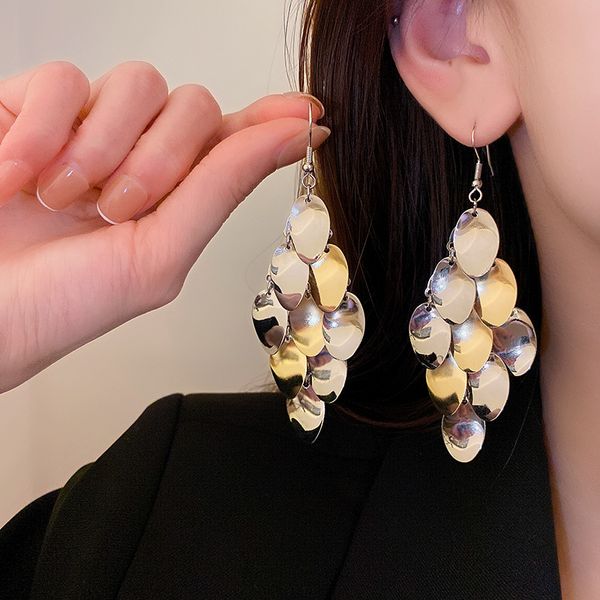 s3597 metal wind water drop oval sequins tassels dangle earrings for eomen ear hook texture earrings, Silver
s3597 metal wind water drop oval sequins tassels dangle earrings for eomen ear hook texture earrings, Silver