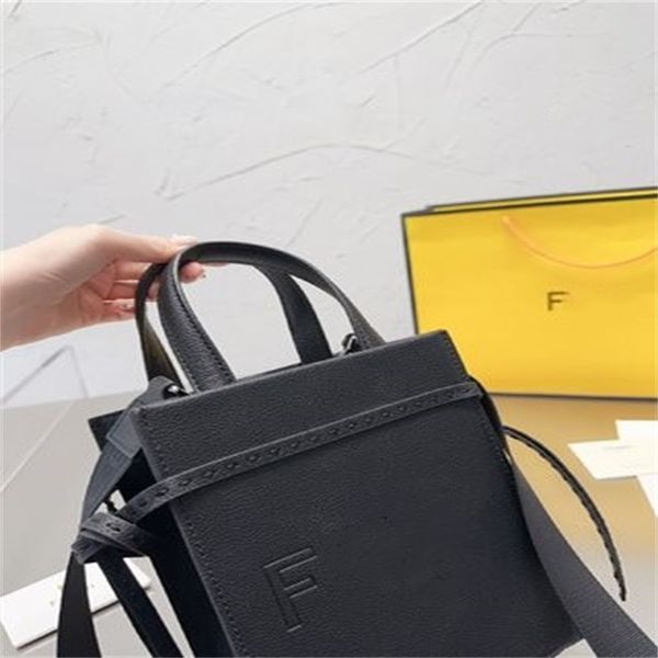 genuine leather bags fashion women's luxury designer brand shoulder bag or handbags
genuine leather bags fashion women's luxury designer brand shoulder bag or handbags