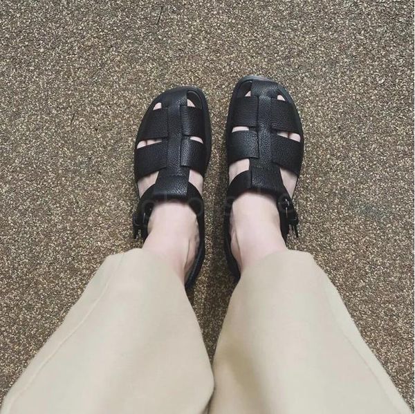 designer the row retro roman sandals leather hollow weave sandals buckle fashion casual flip flops size35-39, Black
designer the row retro roman sandals leather hollow weave sandals buckle fashion casual flip flops size35-39, Black