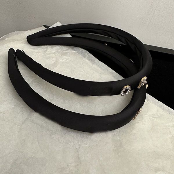 designer brand hairpin headbands letter hair hoop handmade letter retro style headbands classics women headband hairjewelry, Silver
designer brand hairpin headbands letter hair hoop handmade letter retro style headbands classics women headband hairjewelry, Silver