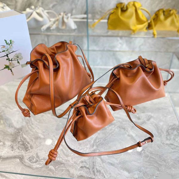 designer shoulder bags drawstring lucky bag women handbag shoulder soft leather luxury designer brand crossbody female cloud bucket 220920
designer shoulder bags drawstring lucky bag women handbag shoulder soft leather luxury designer brand crossbody female cloud bucket 220920