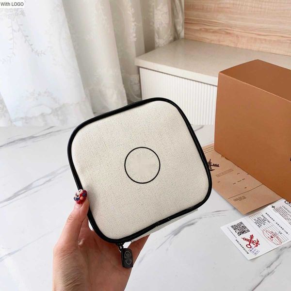 stuff sacks luxury brand design letter shoulder chain cc bag xiaoxiangfeng exquisite makeup bag 2023 net red one shoulder crossbody powder s, White
stuff sacks luxury brand design letter shoulder chain cc bag xiaoxiangfeng exquisite makeup bag 2023 net red one shoulder crossbody powder s, White