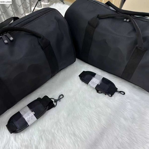 suitcases luxury brand letter cc bag small fragrance travel bag large capacity carrying bag outdoor fitness yoga bag portable one shoulder s, White
suitcases luxury brand letter cc bag small fragrance travel bag large capacity carrying bag outdoor fitness yoga bag portable one shoulder s, White