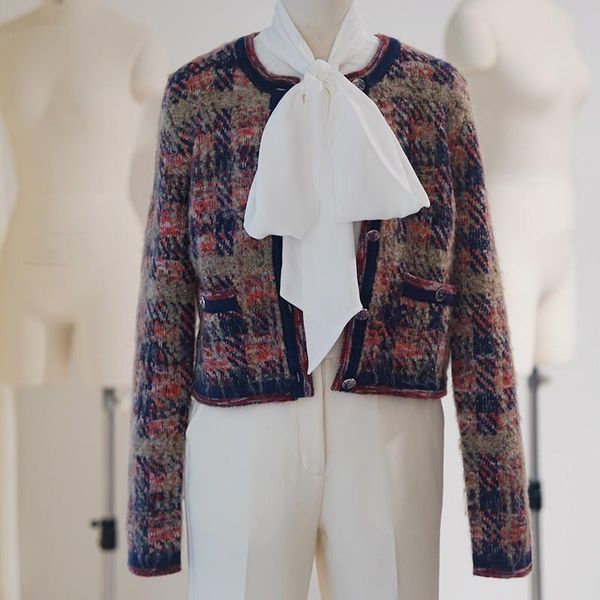 sweaters 22 early autumn runway cashmere plaid cardigan women luxury casual oneck single breasted jacket vintage sweet top, White;black
sweaters 22 early autumn runway cashmere plaid cardigan women luxury casual oneck single breasted jacket vintage sweet top, White;black