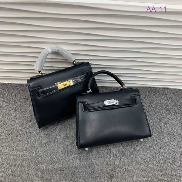 original designer classic leather fashion herms bags in autumn 2023 the new box leather hand rub pattern mini portable one shoulder cowhide
original designer classic leather fashion herms bags in autumn 2023 the new box leather hand rub pattern mini portable one shoulder cowhide