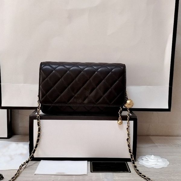 designer women's bag fashion one shoulder bag luxury crossbody bag ringer clamshell small square bag leather popular purse classic bagu
designer women's bag fashion one shoulder bag luxury crossbody bag ringer clamshell small square bag leather popular purse classic bagu